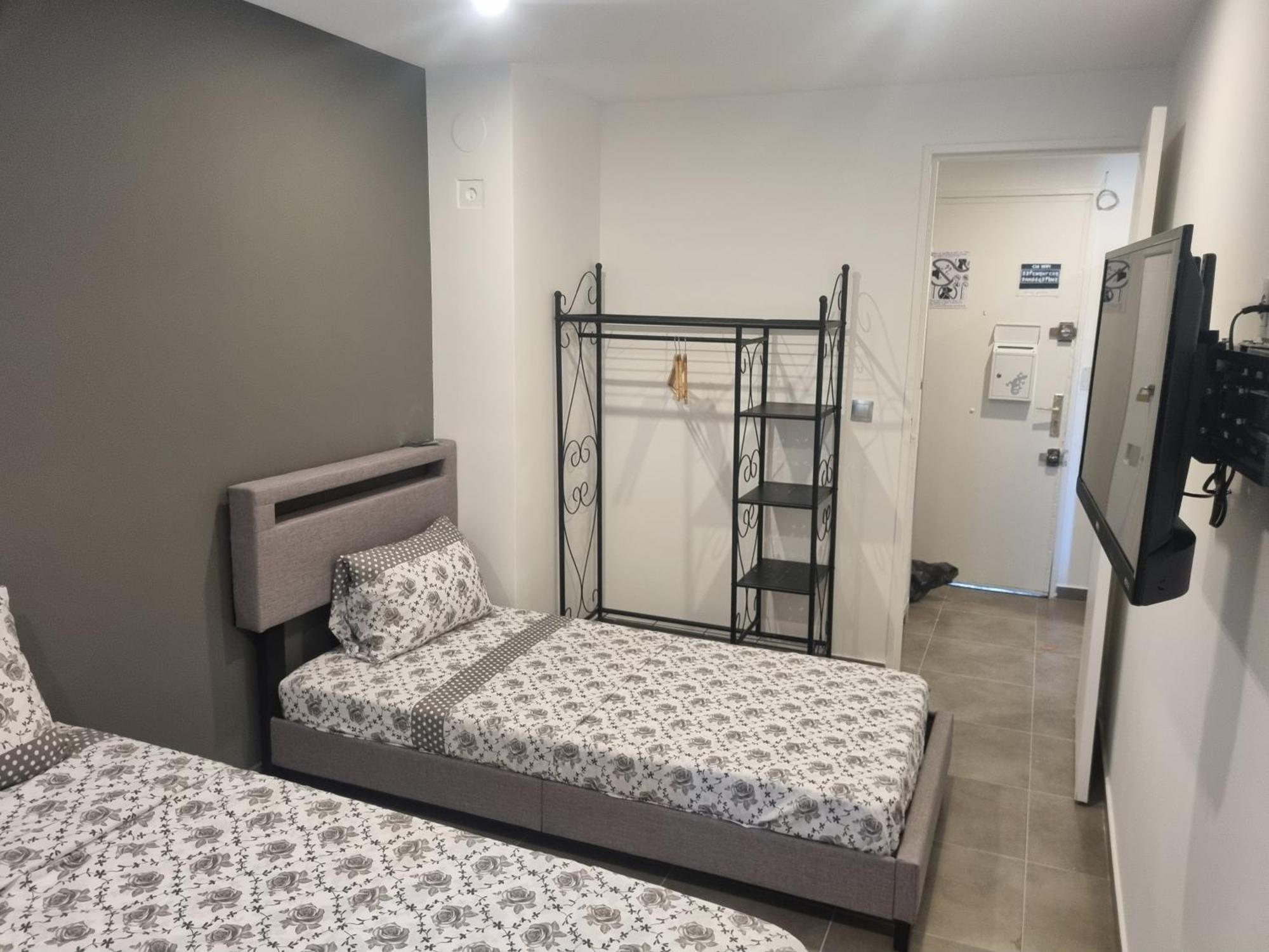 Chambre Privative Renove 2024, Climatisation, Tramway Sur Place , 12 Min Centre, 16 Min Plage, Apercu Lateral Mer, 2 Wc Avec 2 Salle De Bain, Private Room Renovated 2024, Air-Conditioned , Tram On Spot, 2 Toilets And 2 Bathrooms Ніцца Екстер'єр фото